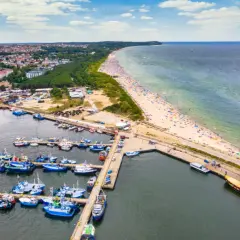Gdzie najlepiej nad morze z dzieckiem? Odkryj idealne miejsca dla rodziny