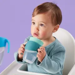 Jak nauczyć pić dziecko z kubka - skuteczne metody bez stresu