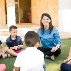 Czy nauczyciel przedszkola może wziąć urlop w trakcie roku szkolnego?