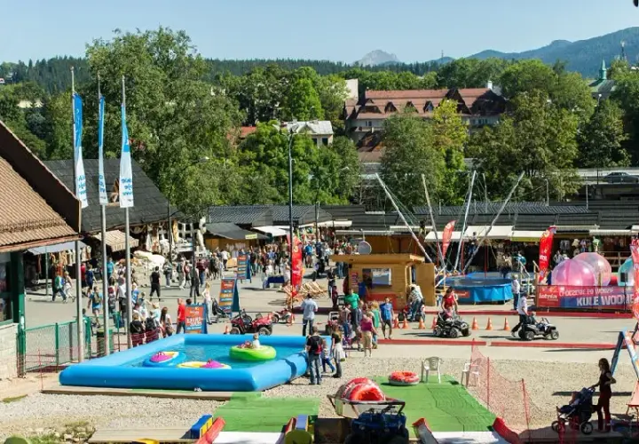 Gdzie z dzieckiem w Zakopanem? Odkryj atrakcje, które zachwycą maluchy