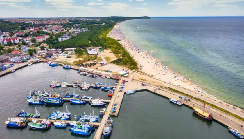 Gdzie najlepiej nad morze z dzieckiem? Odkryj idealne miejsca dla rodziny