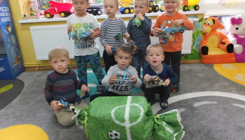 Pomysły na dzień chłopaka w przedszkolu, które zachwycą dzieci