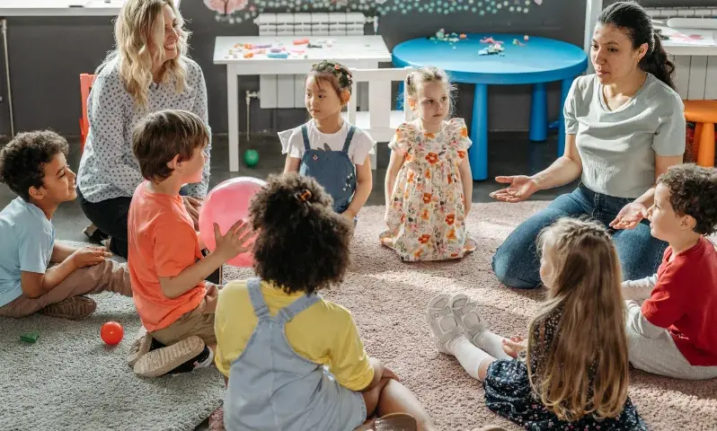Gry integracyjne dla dzieci: budowanie relacji i radości w grupie