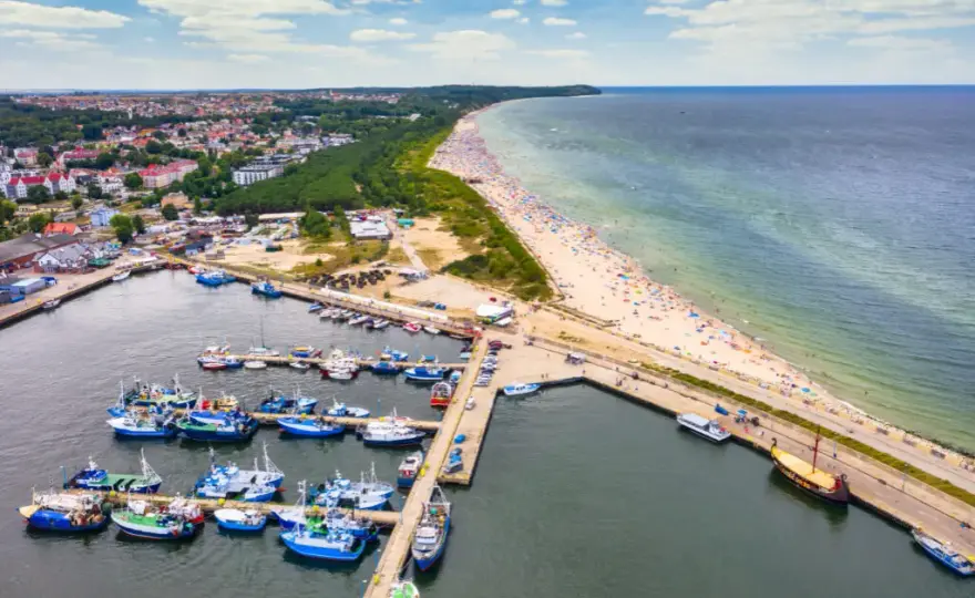 Gdzie najlepiej nad morze z dzieckiem? Odkryj idealne miejsca dla rodziny
