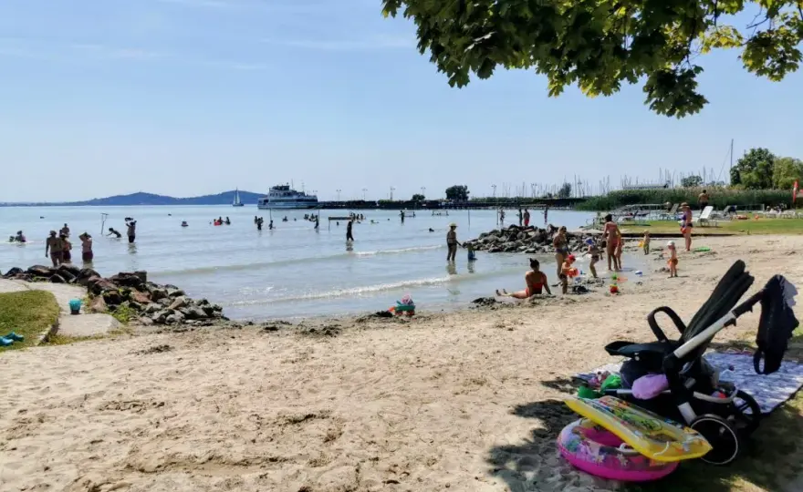 Gdzie najlepiej nad Balaton z dzieckiem? Odkryj idealne miejsca na wakacje