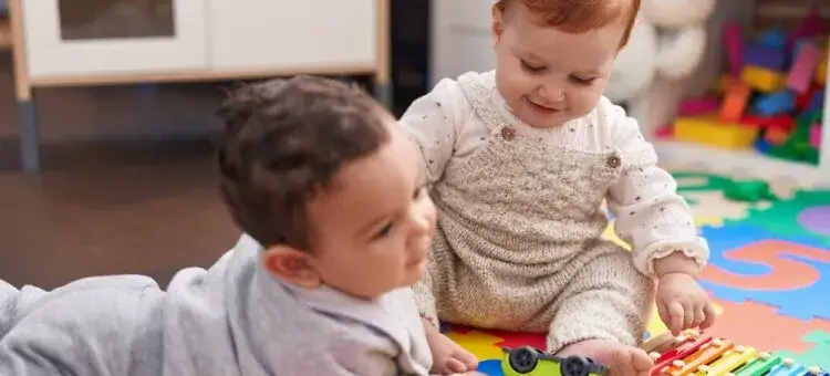 Zdjęcie Czy żłobek jest dobry dla dziecka? Zalety i wady, które warto znać