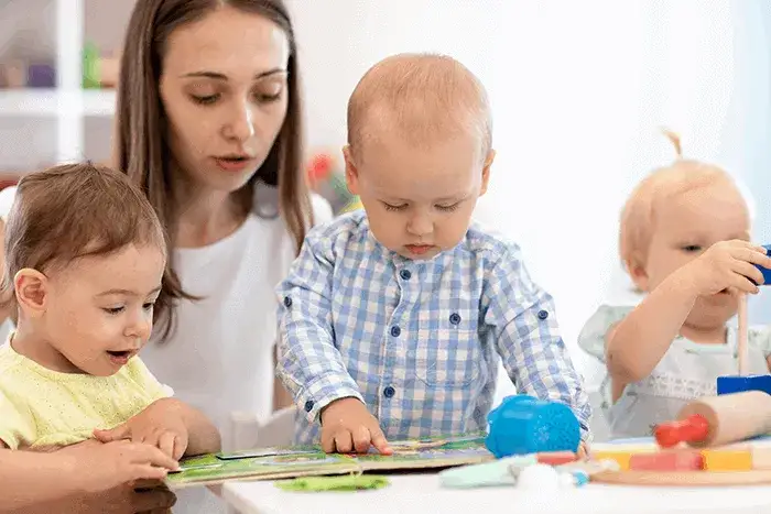 Zdjęcie Żłobek od którego miesiąca? Sprawdź, kiedy warto zapisać dziecko